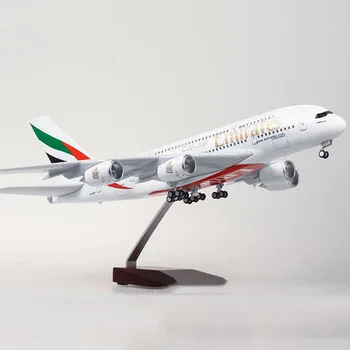 1/160 Модел самолет Emirates A380, имитирующая пътнически самолет