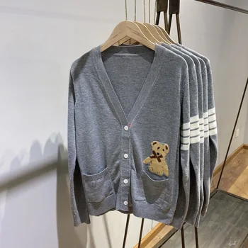 Висококачествен корейски модерен жилетка Здравей Bear с анимационни модел, нов корейски свободен вълнен пуловер, яке
