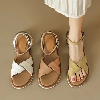 Ежедневни дизайнерски дамски сандали 2023 за ежедневието, модни дамски обувки от естествена кожа върху плоска подметка, удобни сандали на равна подметка