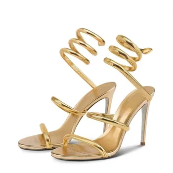 Златни сандали на висок ток във формата на змия, увита около глезена, лято 2023, сватбени обувки на висок ток с отворени пръсти, модни луксозни обувки-лодка