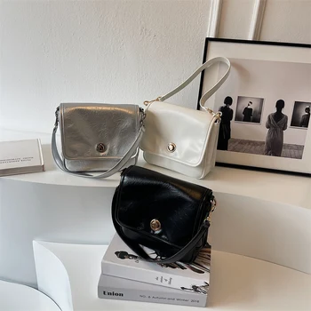 Модерна чанта през рамо 2023, нов лесен уникален дизайн, подобрена благородна текстура е от изкуствена кожа, дамски чанти-незабавни посланици в стил мида